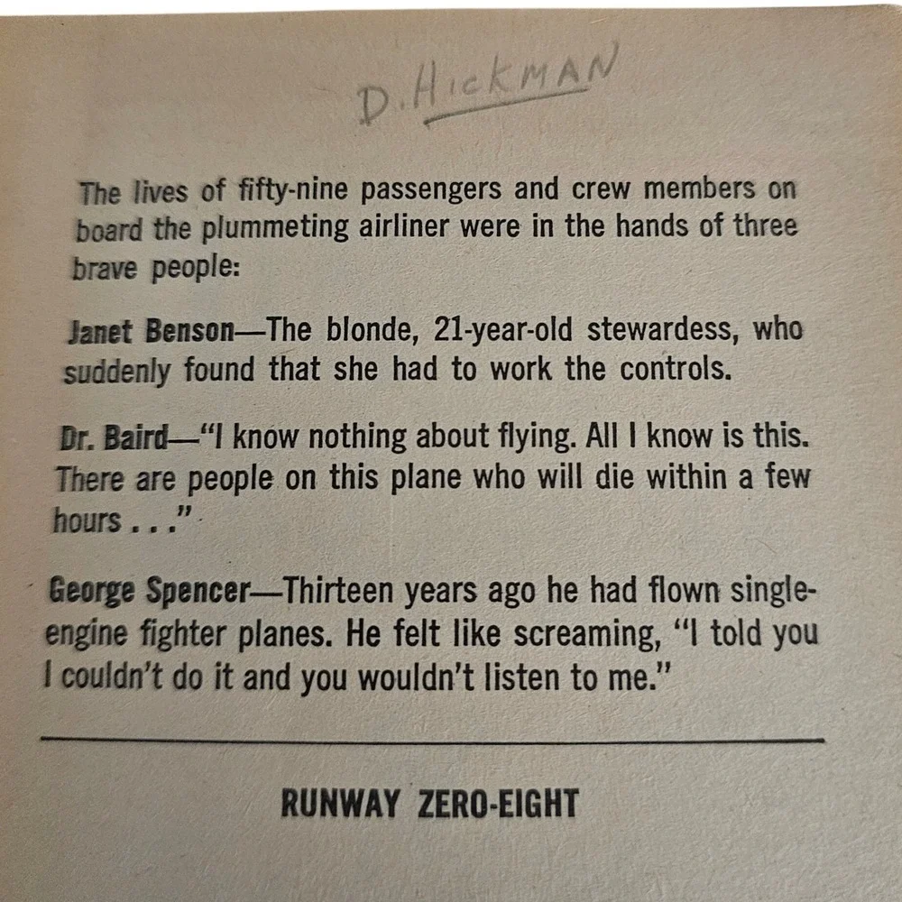 Runway Zero-Eight Arthur Hailey John Castle‎ Vintage Bantam Paperback Thriller